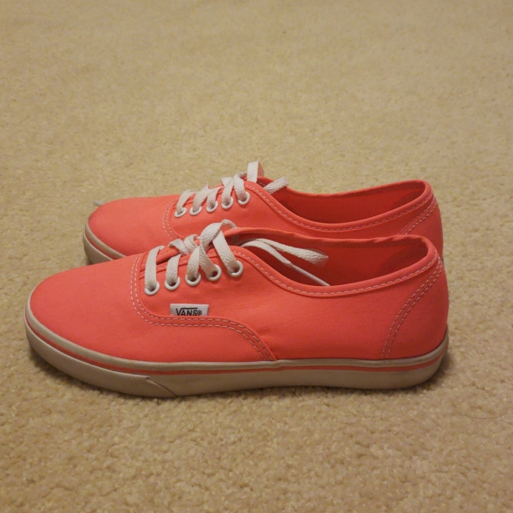 Vans - Picture 2 of 4